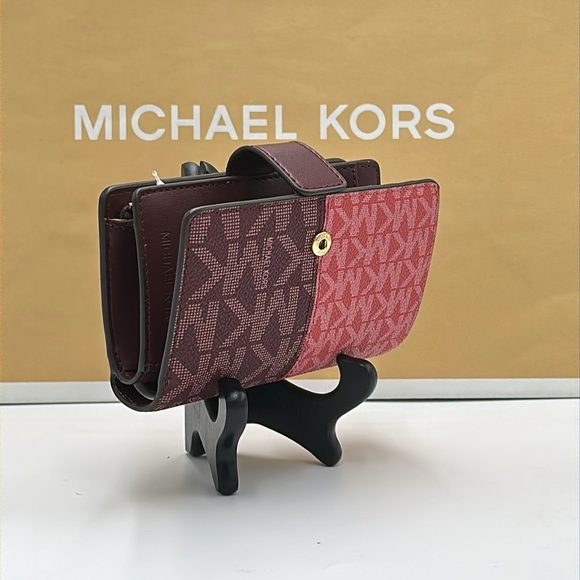 Michael Kors Jet Set Medium Two-Tone
Logo Wallet
Wallet OXBLOOD MULTI COLOR - Picture 6 of 13